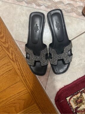 Hermes Oran black leather sandal